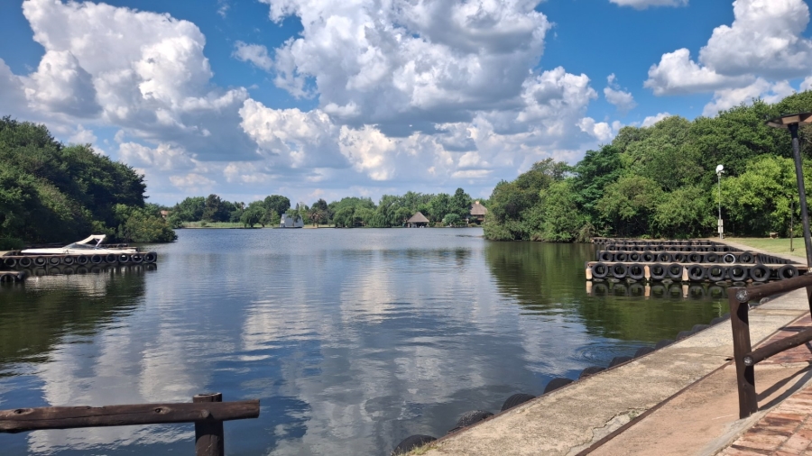 4 Bedroom Property for Sale in Boschenvaal River Front Lodges Free State